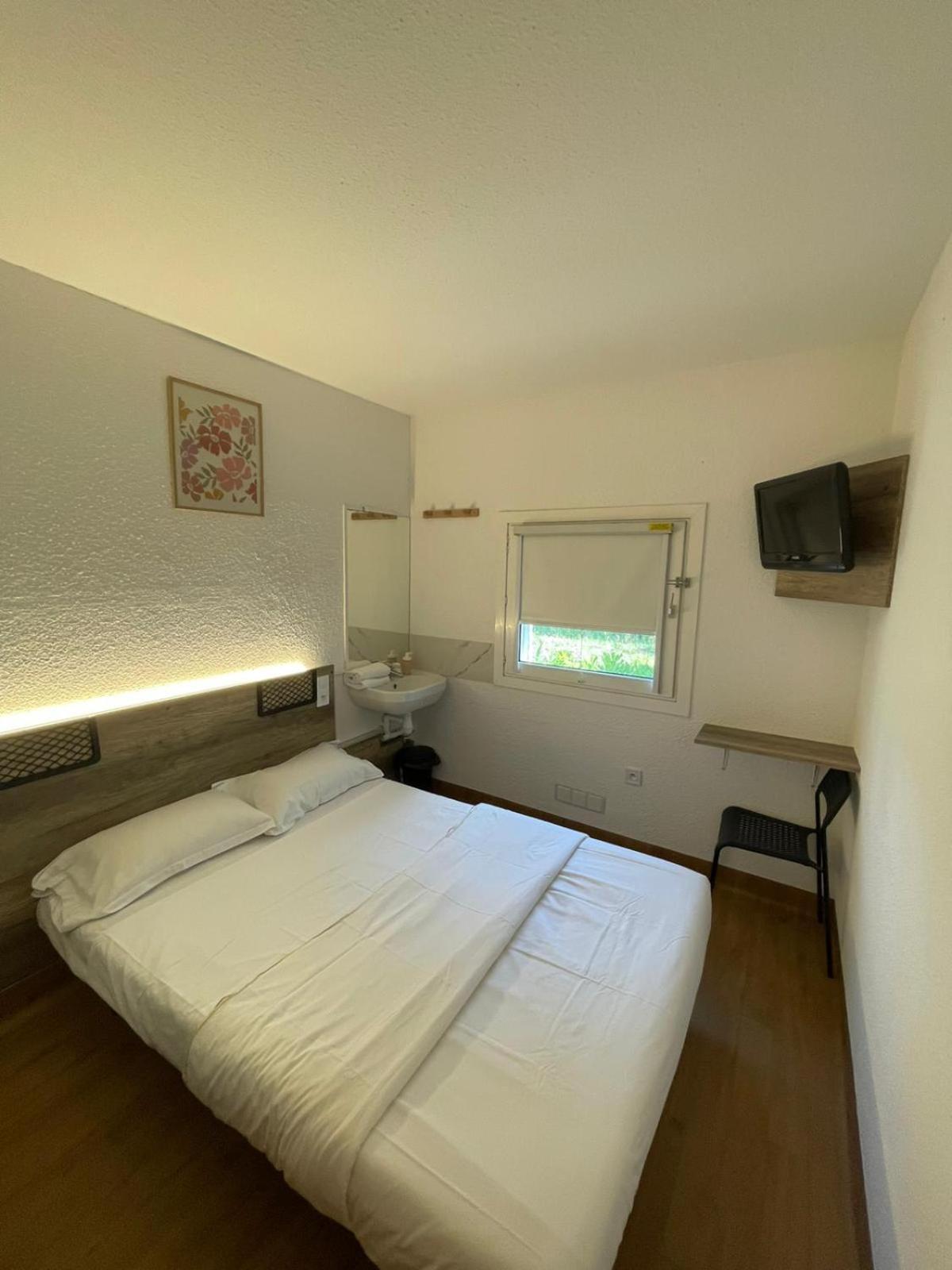 Hotel Thania Frontignan Exterior photo
